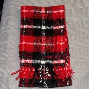 NWOT Victoria's Secret Red and Black Plaid Scarf
